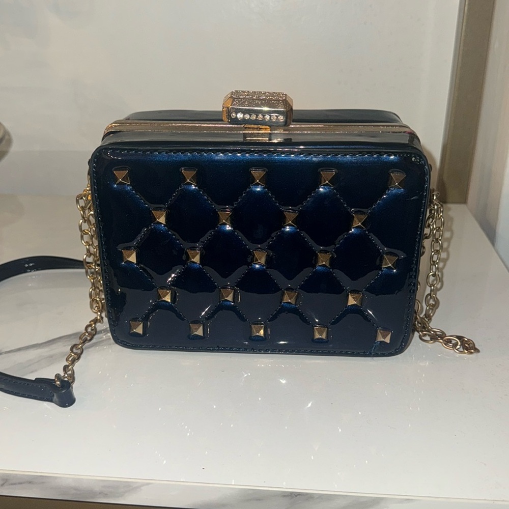 EASY PICKENS Beautiful navy blue gold studded bag with gold chain